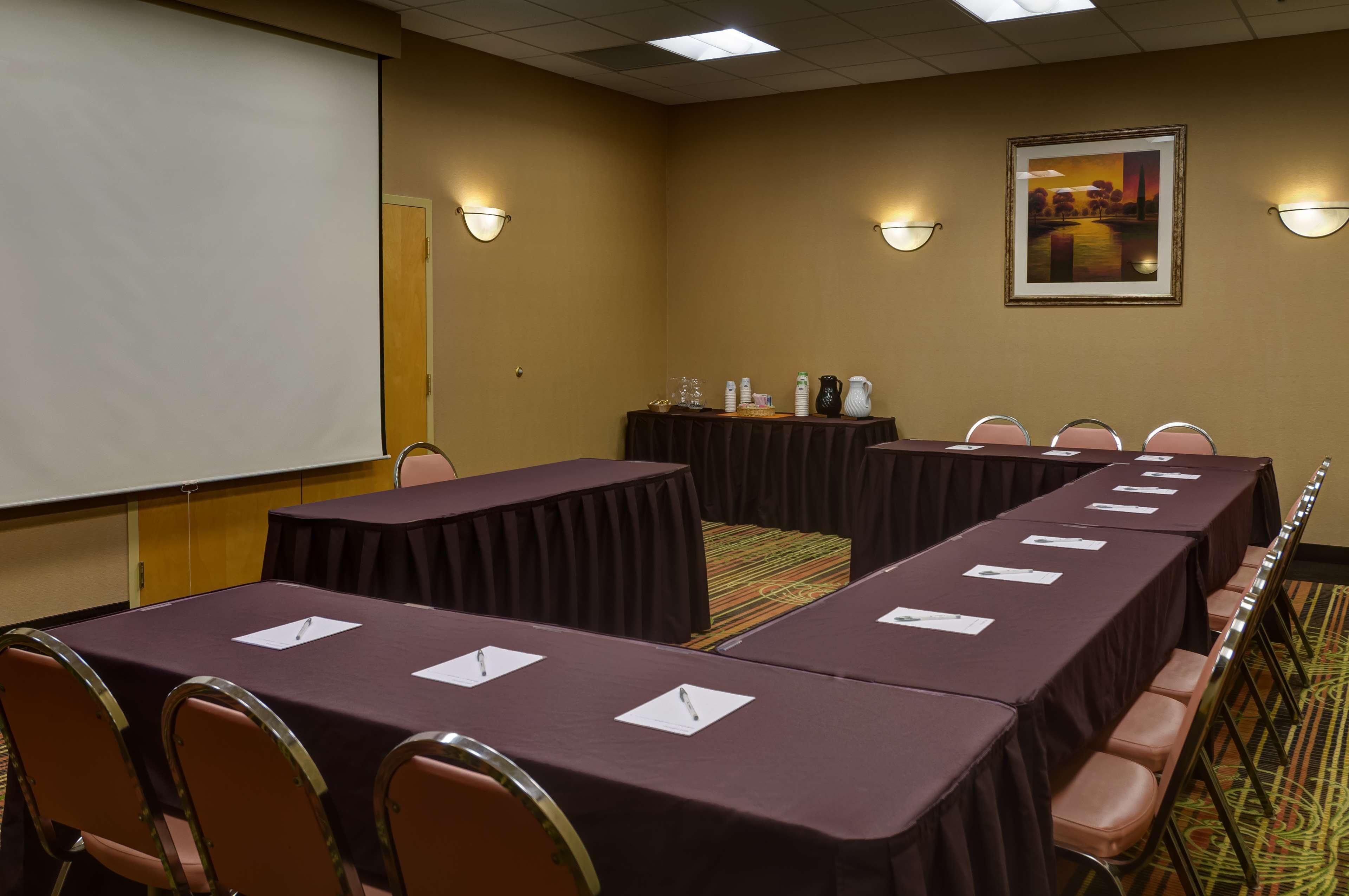 Hampton Inn Chambersburg Business photo