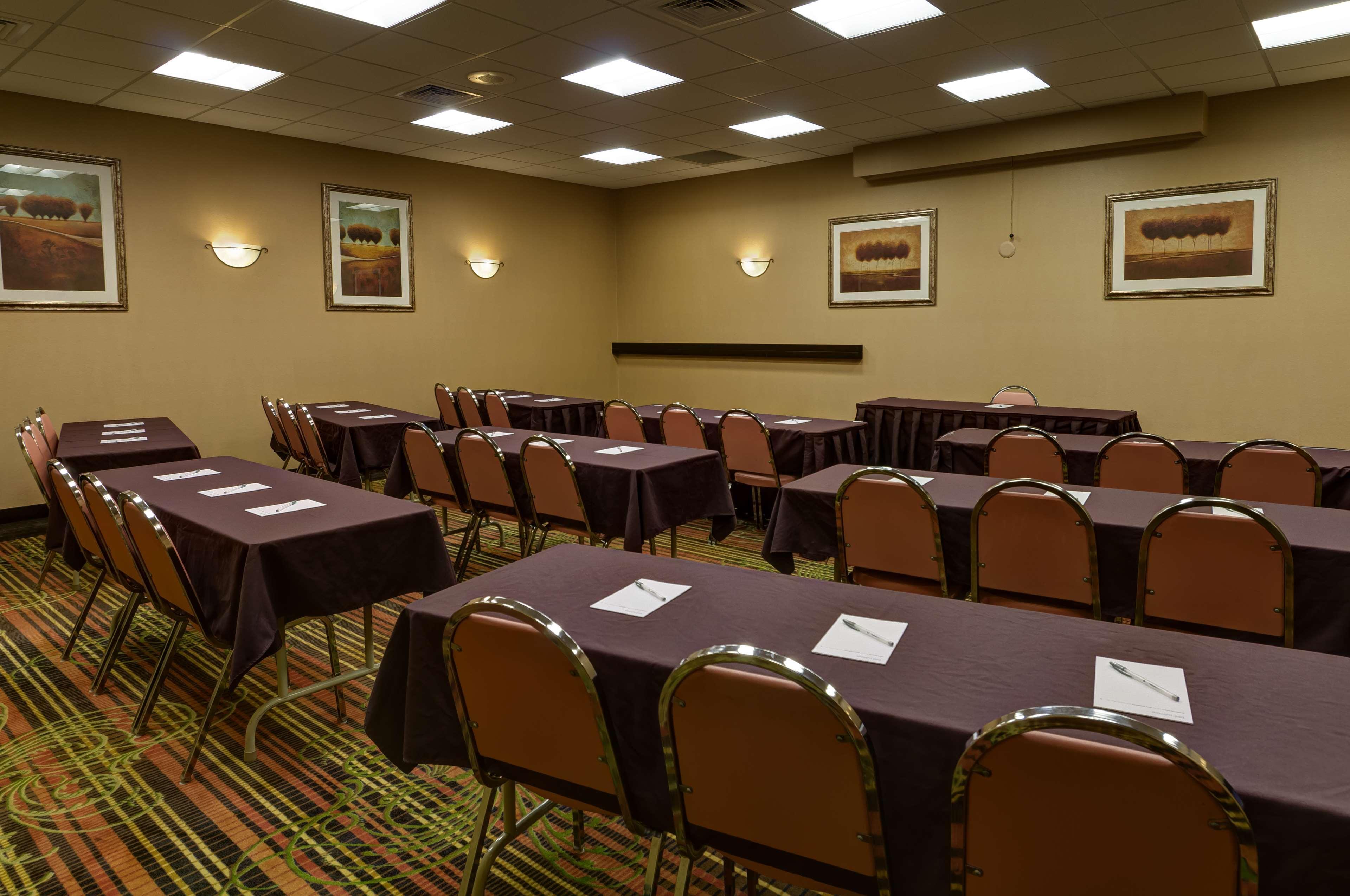 Hampton Inn Chambersburg Business photo